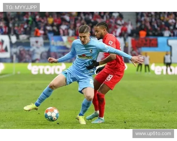 本泽马vs莱万:巅峰期进攻效率与关键战表现对比分析 本泽马vs莱万:巅峰期进攻效率与关键战表现对比分析